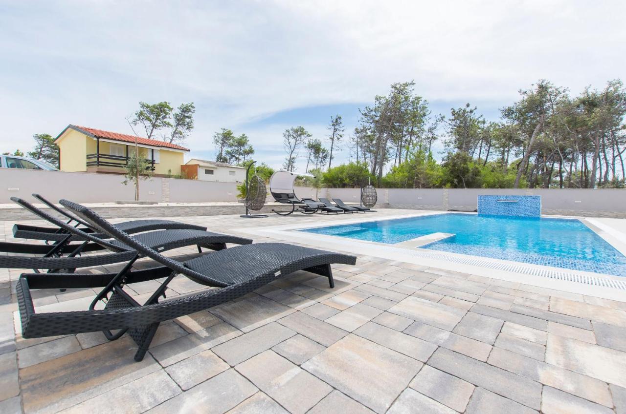 Sana Apartment Vir